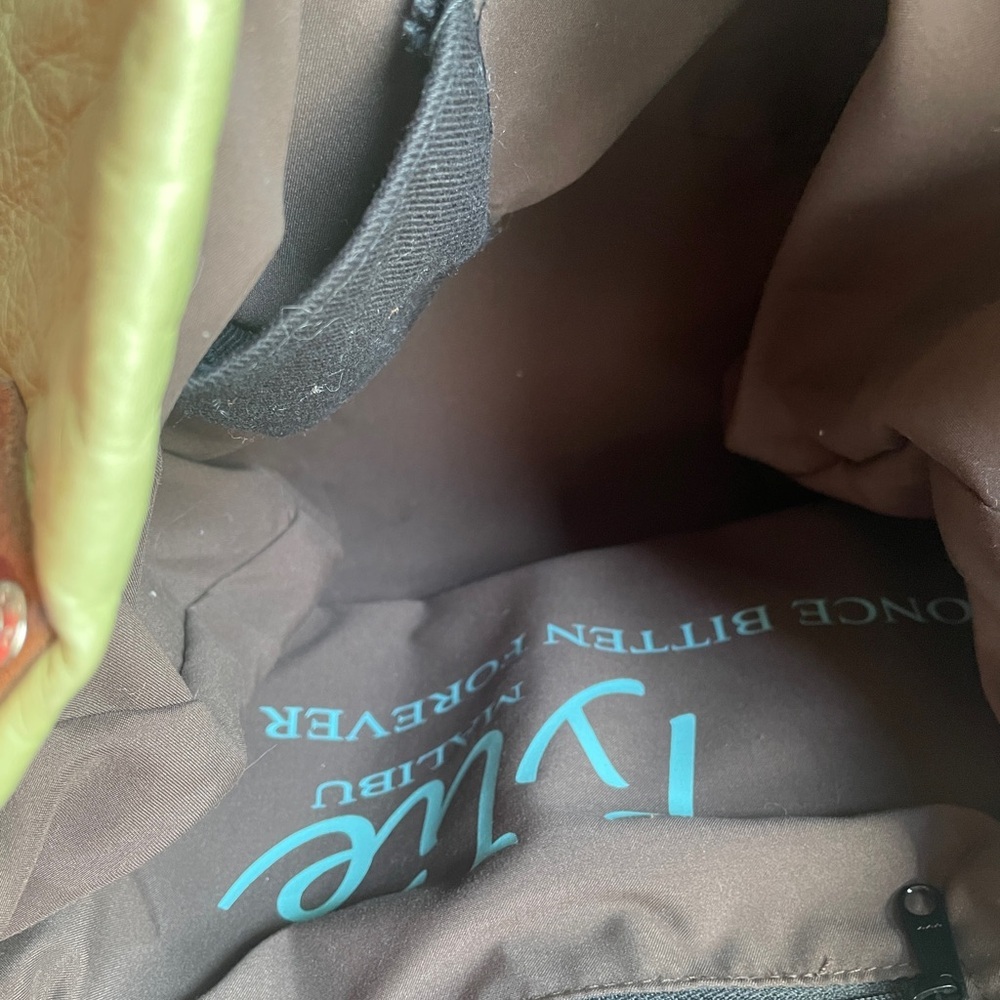Tylie Malibu Distressed Leather Belted Strap Hobo Bucket Utility Bag in Green - Picture 8 of 11